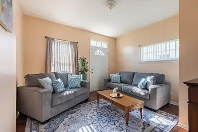 Only 8 min to Ohio State University!