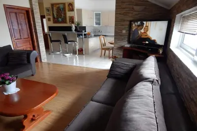 Deluxe One Bedroom Apartment C