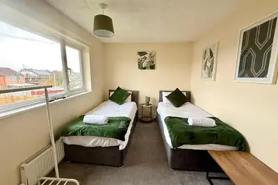 Image de Queens House Long Stay Parking Recently Refreshed