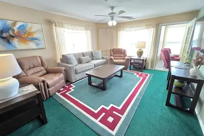 Image de Fairways Royale Walk-in Suite at Thousand Hills. No steps / stairs. Great rates!
