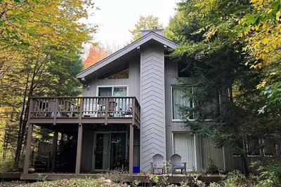 Image de Come enjoy our 5 bedroom Chalet in Wilmington, Vermont through all 4 seasons!