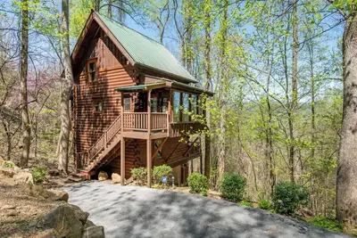 Image de Wears Valley Cabin | Hot Tub, Pet-Friendly, Resort Pool Access