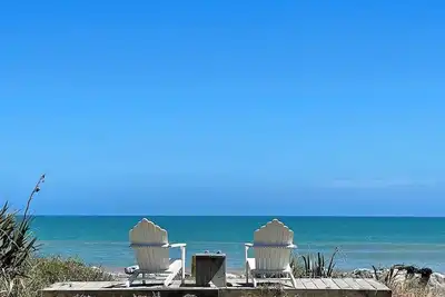 Image de Beachfront Retreat on Revell - Sunsets & Fire Pit