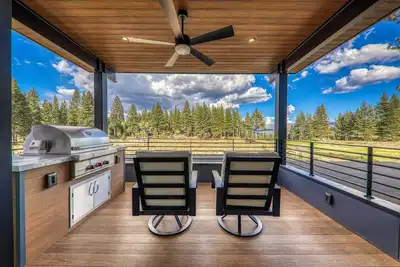 Image de Discover Heavenly Views, a new Mountain Modern Estate at Schaffer’s Mill