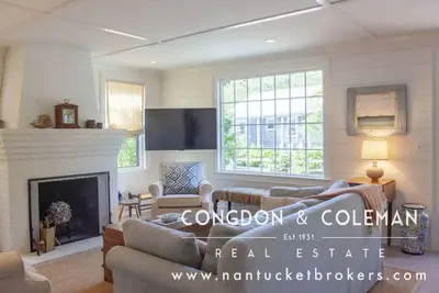 Image de Charming light-filled 1920's cottage in great location