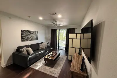 Image de Prime and convenient 1-bedroom apartment in fabulous Oak Lawn Dallas!