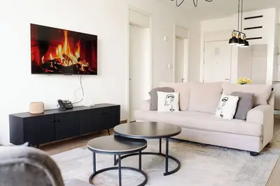 Image de \"Live Above the City! Stylish 2-Bedroom Westlands Apartment with Balcony Views\"