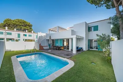Image de Maison de vacances 'Villa Prainha - Maison avec 3 chambres' avec piscine privée, Wi-Fi et climatisation