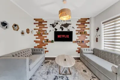 Image de Spacious 3br Home | Sleeps 8 | Central Brampton