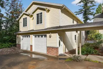 Image de The Hideaway Retreat, Two Kitchens, Near Golf