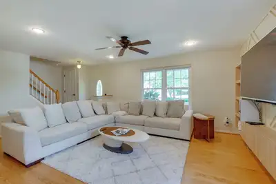 Image de Room to Work & Relax! Laurel Home w/ Office, Yard