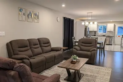 3bed Family abode in East Windsor / Tecumseh Rd