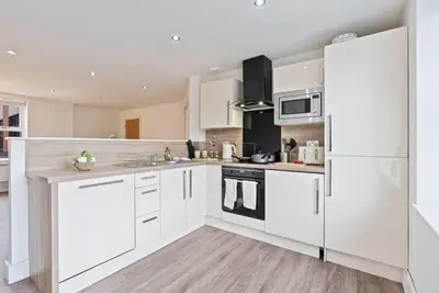 Image de Spacious 2-Bed Apartment | Free Parking | Central