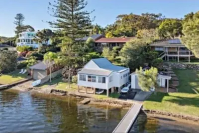 Secluded Lake Hideaway