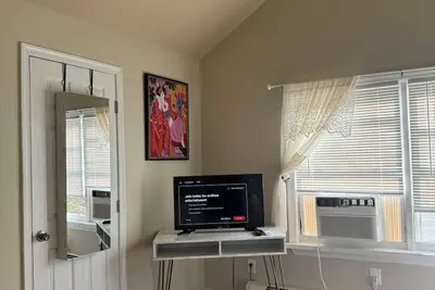 Image de 2 Bedroom 2nd Fl Apartment - 30 min to Nyc • 15 min to MetLife