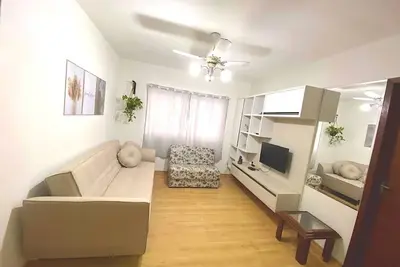 Image de 2-bedroom apartment, 6-minute walk from the beach.