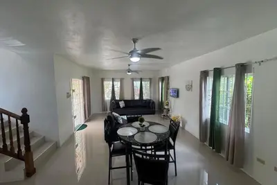 Image de Serenity Stay Townhouse - Your Montego Bay Escape!