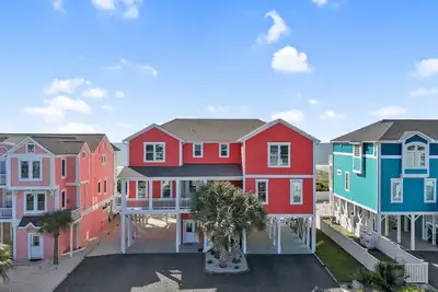 Image de \"Coral Reef\" 6 Bedroom, 6. 5 Bathrooms, Private Pool and Elevator!