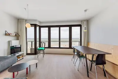 Image de Appartement moderne avec vue sur la mer