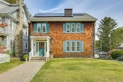 Image de Walk to Hudson River Waterfront: Newburgh Home