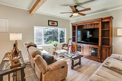 Image de Walk to River: Oacoma Home w/ Dog-Friendly Yard!