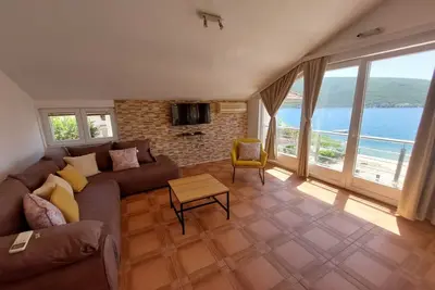 Image de Two Bedroom Apartment With Sea View (Alba)