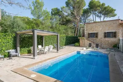 Image de New Picturesque house with swimming pool and barbecue