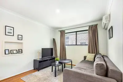 Image de Sunny Stay | 2br in Prime Location