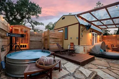 A+ Privacy | Romantic Lux | Sauna | Hot/Cold Pool in Texas
