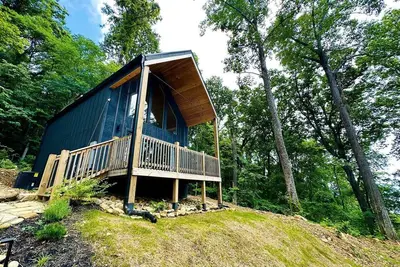 Image de Luminous Cottage with Lofted Interior in Sevierville, Tennessee