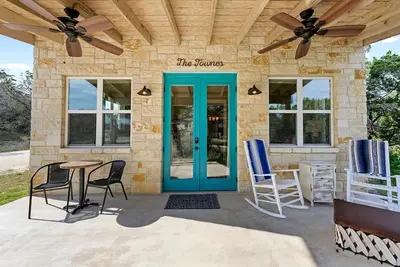 Image de Cozy Spacious Studio Cottage for a Peaceful Romantic Escape to Texas Hill Country near Dripping Springs, Texas