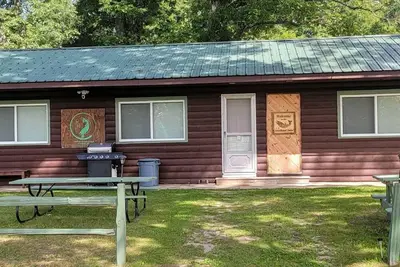 Image de Amazing Riverfront Cottage with Fire Pit in Wellston, Michigan