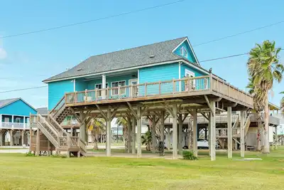 Image de Your Family's Seaside Clubhouse!