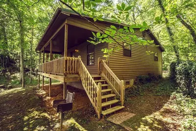 Image de Family-Friendly Cabin Rental with River Views near Knoxville