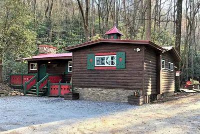 Image de Creekfront Cabin Amazing for Families in Helen, Georgia