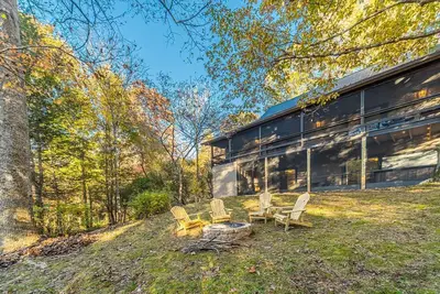 Image de Lazy Bear Cottage With Hot Tub