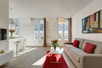 Champs Elysees Apartment