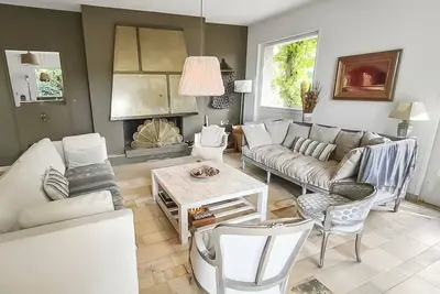 Image de Domaine \"Les Sources\". Souvenirs en famille dans un écrin de verdure