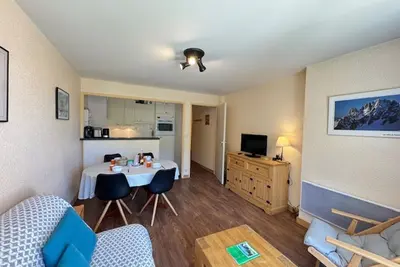 Image de Appartement lumineux et confortable, proche des pistes avec balcon et parking