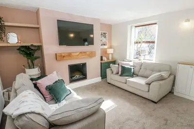 Image de Court Street Cottage, family friendly, with a garden in Uppermill