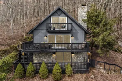 Image de Views, Game Room, Pet-Friendly - Mountain Top Main House in Lovely Seven Devils