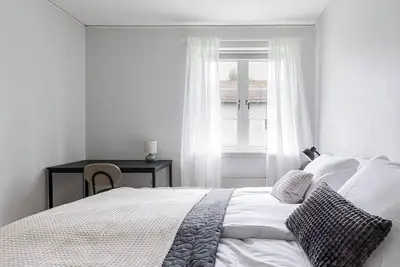 Bright & Spacious Getaway