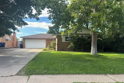 Image de Remodeled Home with Backyard Oasis and Mountain View