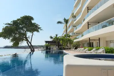 Image de Ocean Front 3Bed Penthouse w/ Infinity Pool