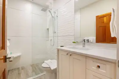 Image de 2br/2ba Steps to Olympic Rings!