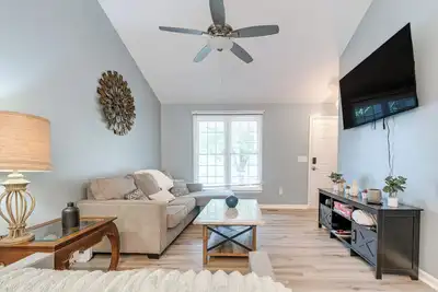 Image de Home w/ Pet-Friendly Yard, 1 Mi to Dtwn Raleigh!