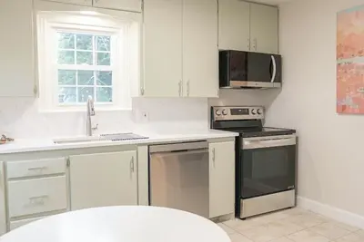 Image de Campus Getaway - 3bdr Home 0. 5 mile from stadium