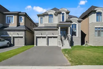 Image de Relaxing 5br & 4. 5wr Detached Home | Sleeps 13