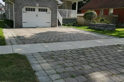 Image de Looking for an apartment-sized living on a dead-end street, only 10 years old