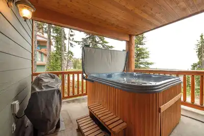 Image de Private Hot Tub! 2 Bed, 2 bath Condo in Big White Village